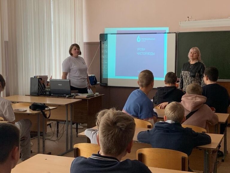    Жители Оренбурга признались, учителей по каким предметам любили больше всего в школе Белов Михаил Александрович