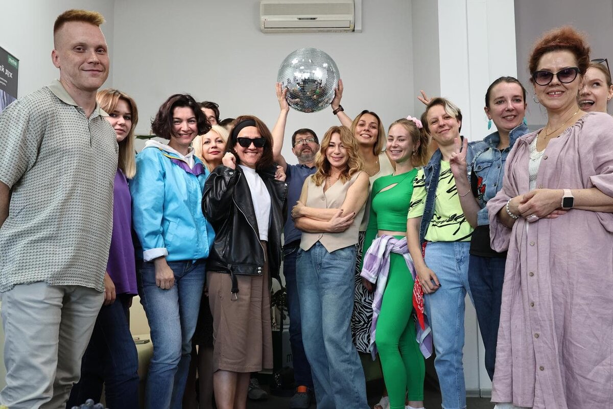    Алёну Апину журналисты Metro встречали в стиле 90-х.Елена Купцова / Metro