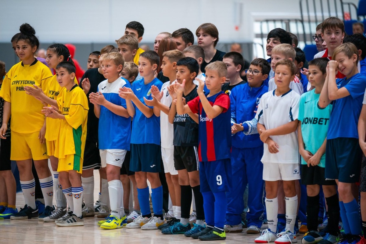   Звезды футбола приехали в Югру на инклюзивный детский фестиваль «Футбол — школа жизни»