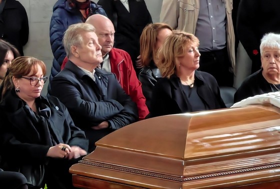    Лев Лещенко на церемонии прощания с композитором Вячеславом Добрыниным в Москве