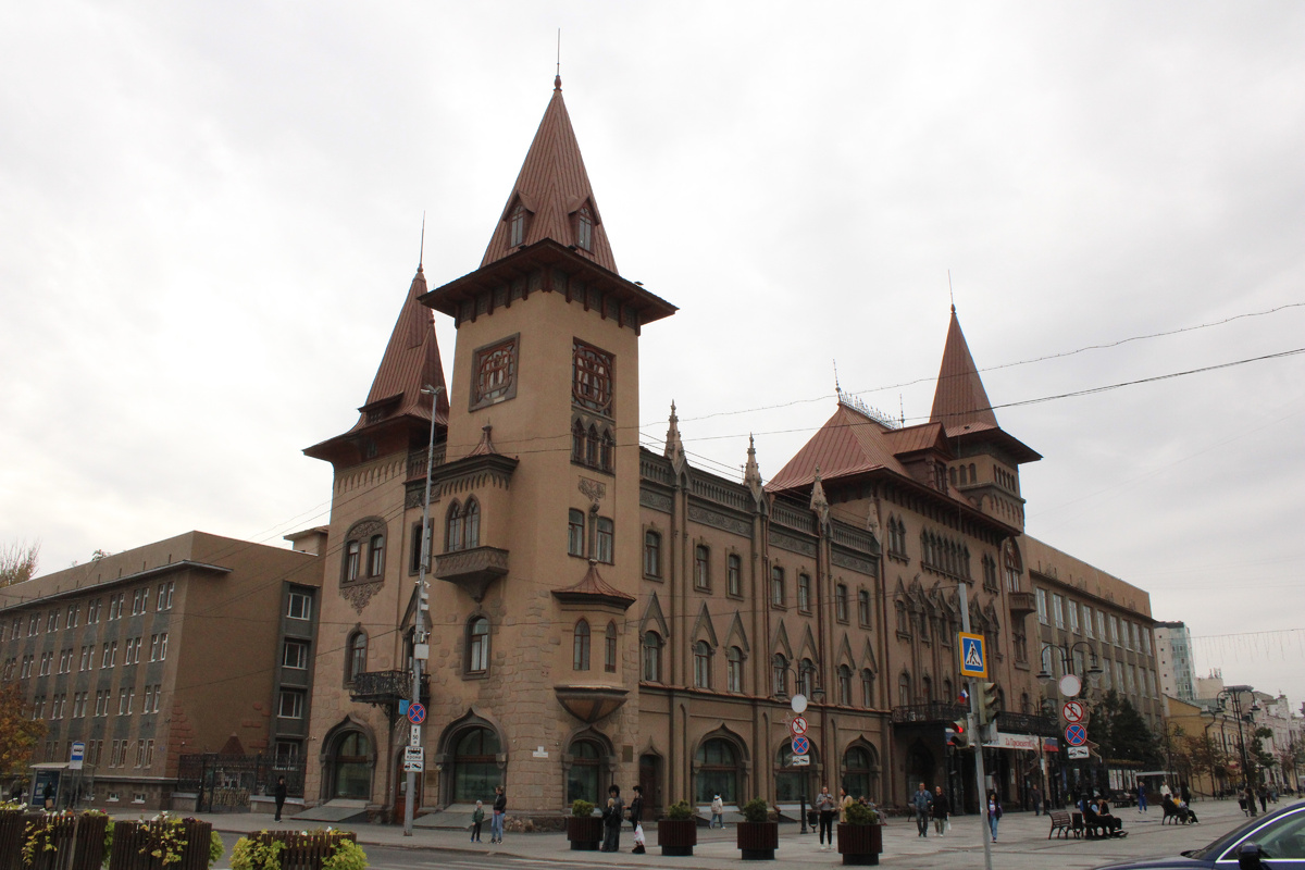 Проспект им. Петра Столыпина, 1