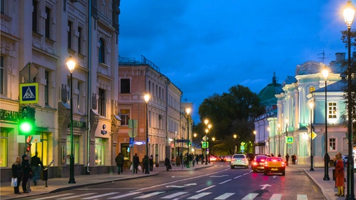 🇷🇺 Прогулка от Красной площади по улицам вечерней МОСКВЫ - Ильинка, Маросейка и Покровка.