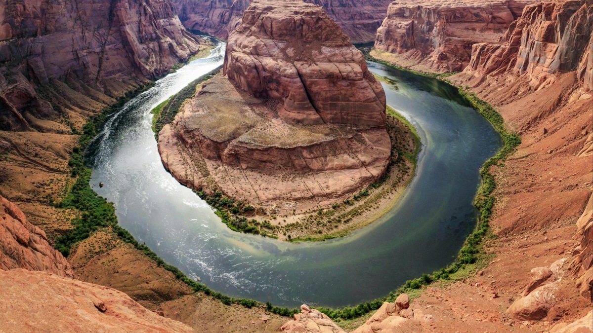 Фото на обложке: Gert Boers / Unsplash