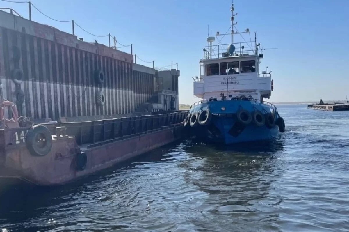    В Волгограде в акватории Волги столкнулись паром и теплоход