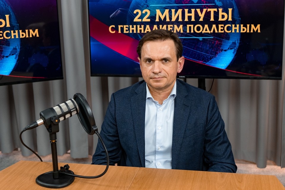    Алексей Черненко в студии радио КП