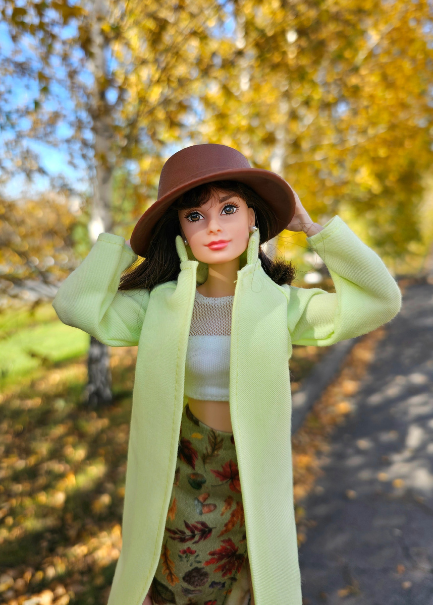 Портретная Одри Хепберн на теле Андры Лукс N8