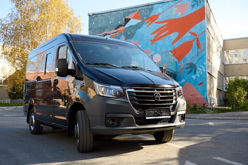    Фонд святой Екатерины / Екатеринбургской «Каравелле» подарили новый автобус