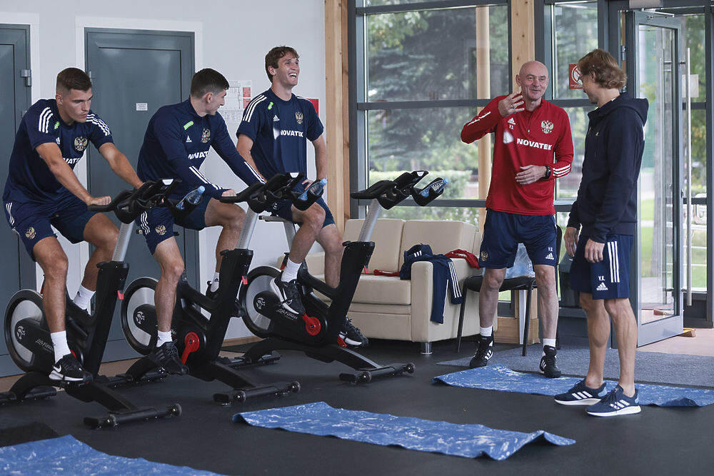 Сборная по футболу в Новогорске.