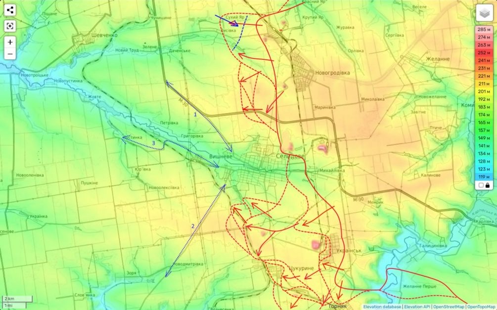    Измайловка и Новоселидовка расположены южнее Цукурино и вплотную к Горняку.
