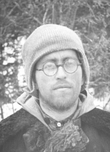 Фото 1. Владислав Карелин в лагере поисковиков в начале марта 1959 года.
