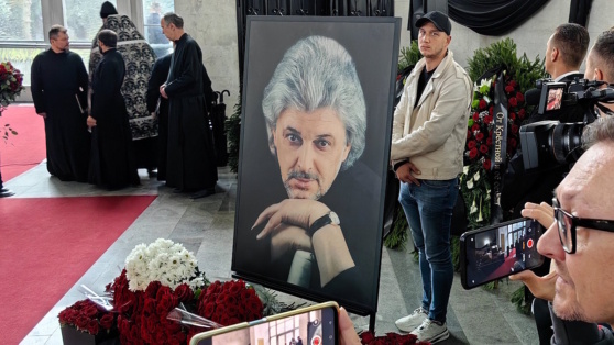    Вячеслава Добрынина похоронили в Москве на Троекуровском кладбище Ирина Петрова