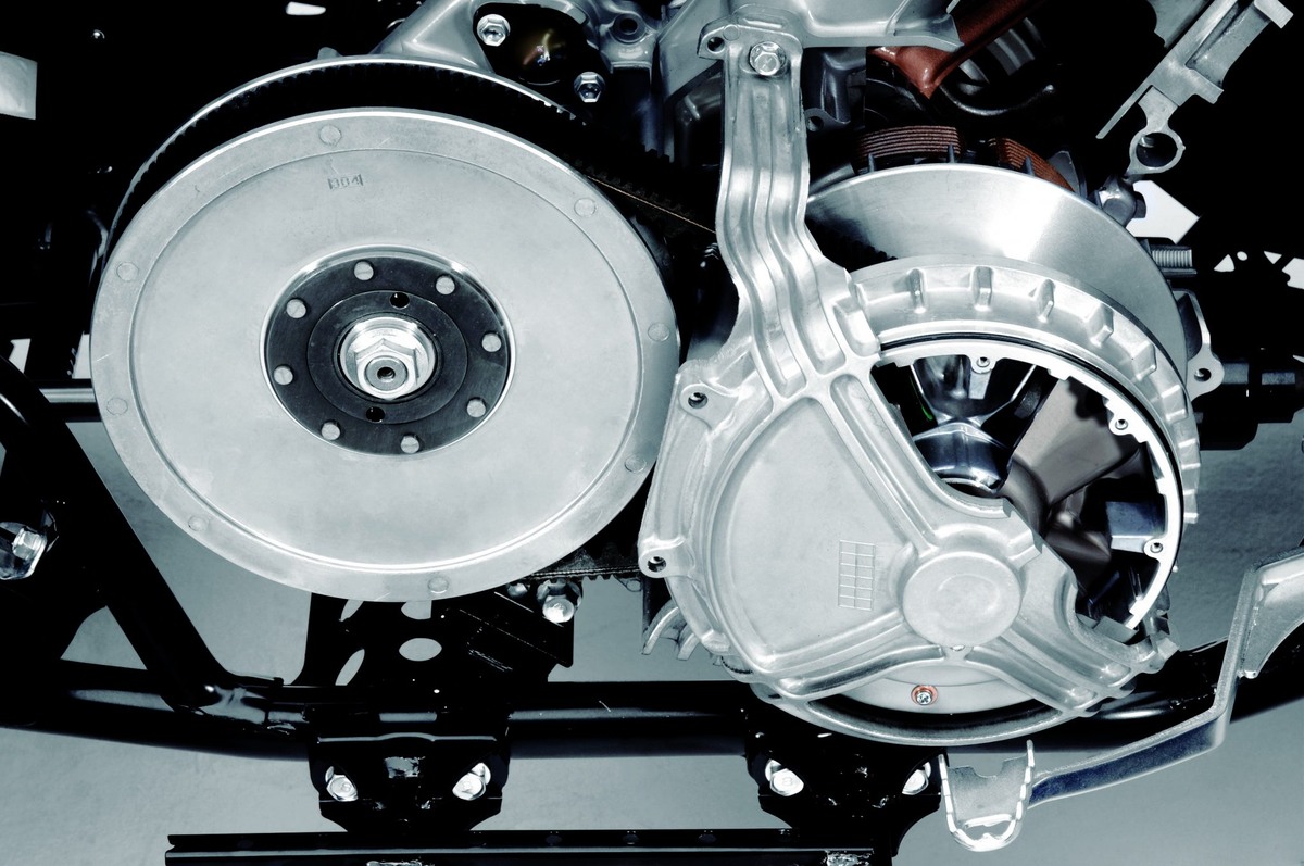 Вариатор Ultramatic от именитой ямахи на не менее именитом квадроцикле Yamaha Grizzly 700. В разрезе 