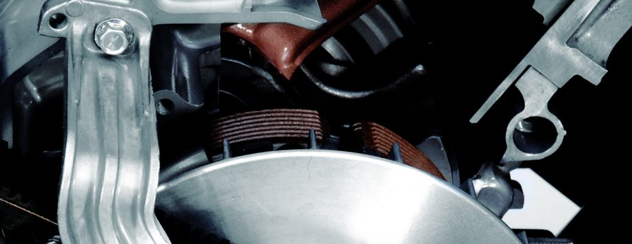 И видим затаившееся сцепление за блином ведущего вариатора. Не забываем про то что данный вариатор в разрезе