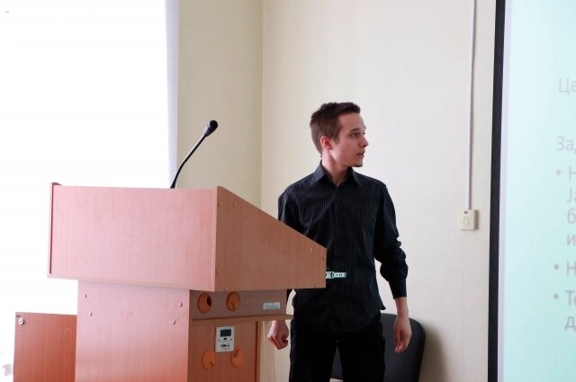    Молодой разработчик, объединив водительский опыт и ИТ-знания, создал мобильное приложение. Фото: Из личного архивa/ Максим Кано