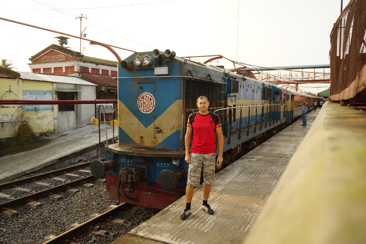 жд станция Ишварди (Листайте галерею)