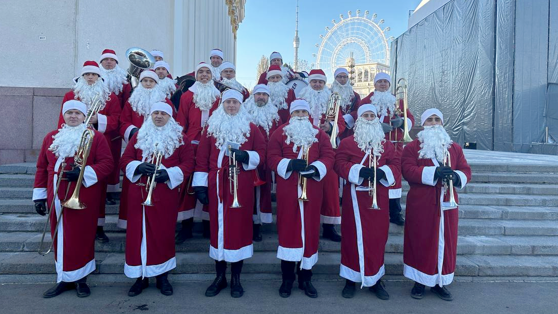 Оркестр Дед Морозов на ВДНХ https://modernorchestra.ru/