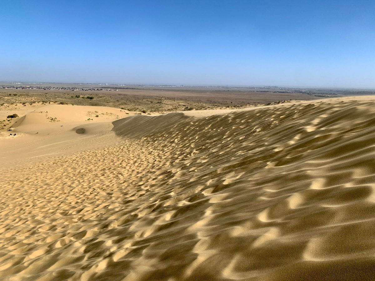 Бархан Сарыкум в Дагестане, Россия