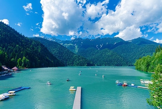    Абхазия. Озеро Рица