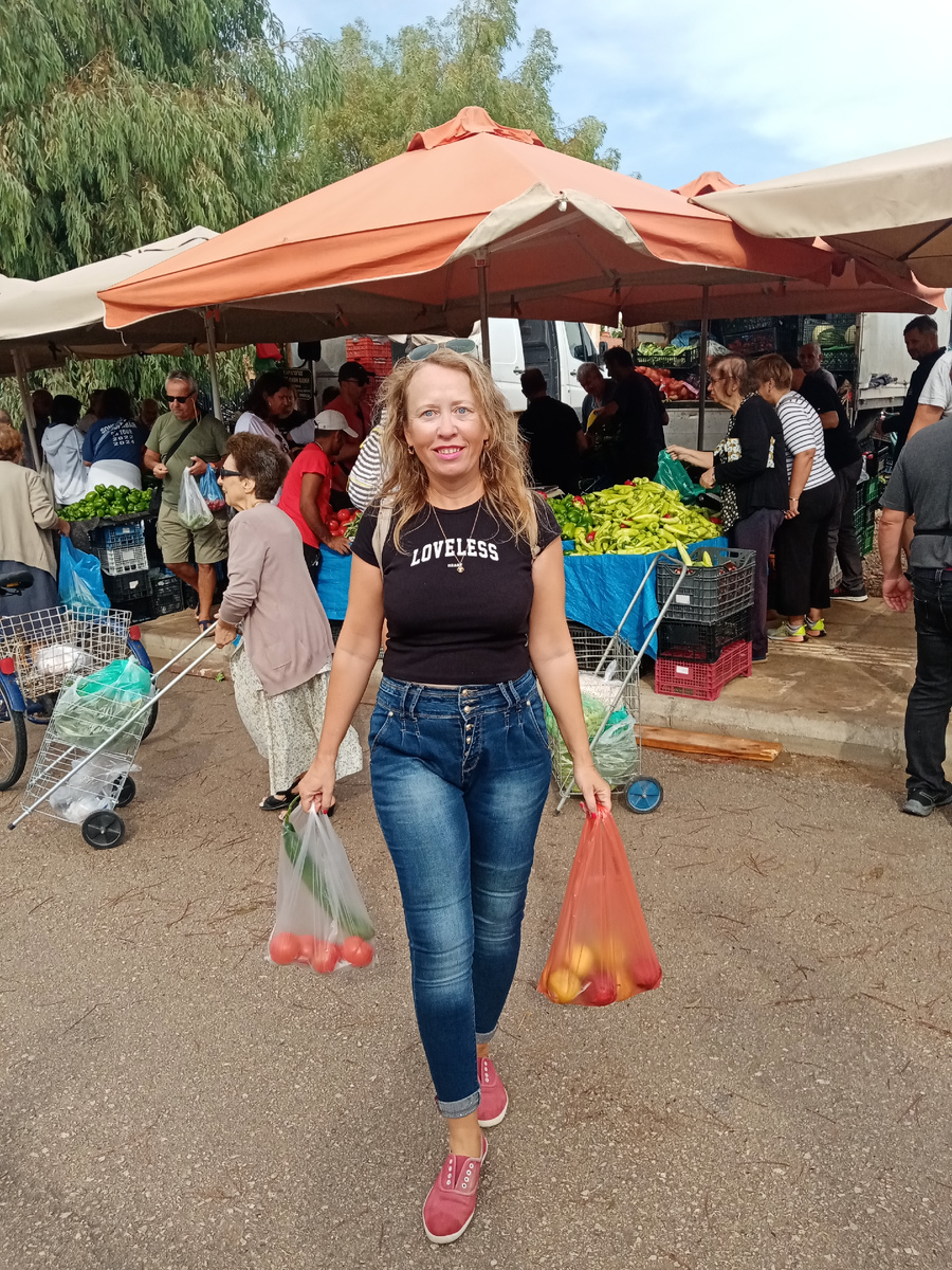 А это я вчера на греческой ярмарке на острове Левкада 