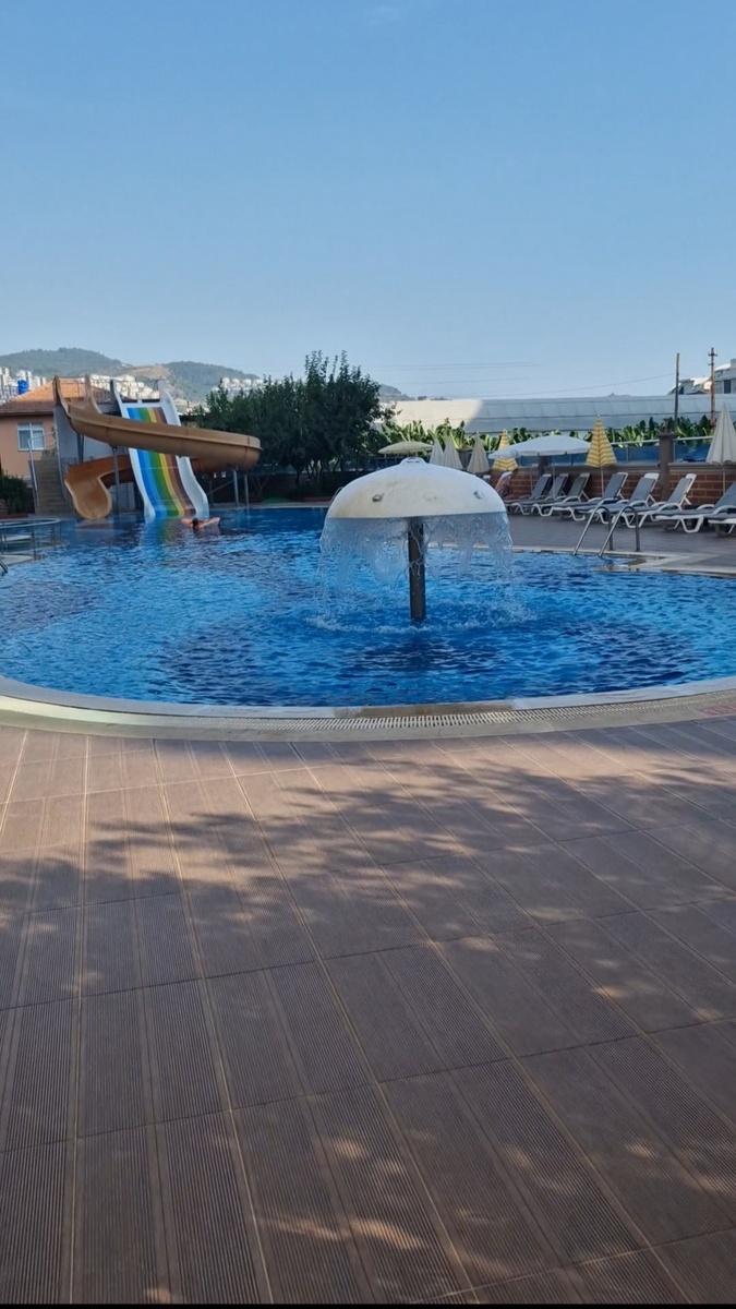 Летний бассейн, личный архив