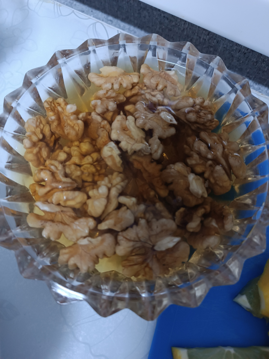 Вымачиваю орехи