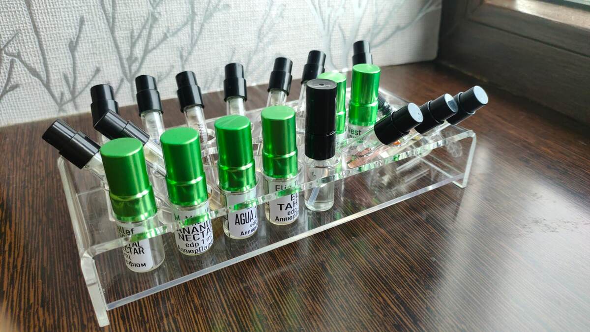 Подставка из магазина Аллюрпарфюм. Не реклама. Фото автора.