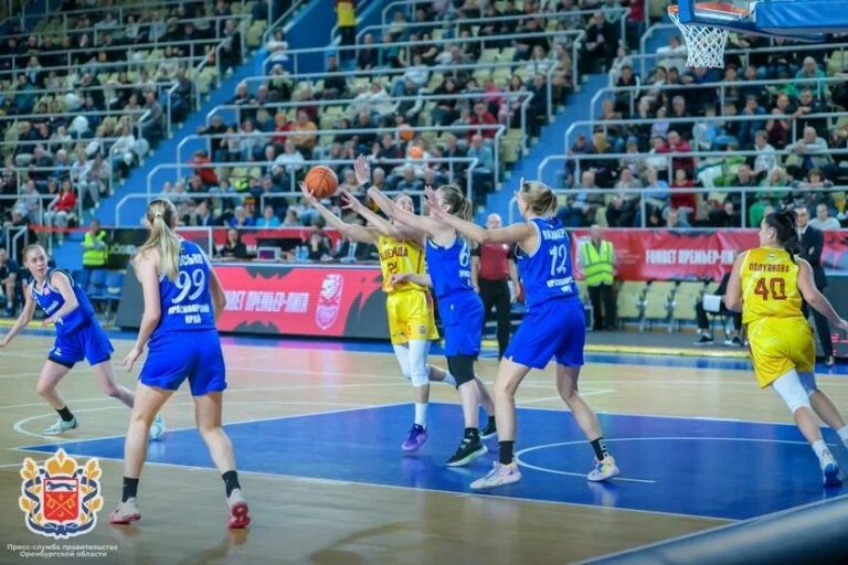    Оренбургская «Надежда» в первой игре юбилейного сезона обыграла красноярский «Енисей» Кристина Просвиркина
