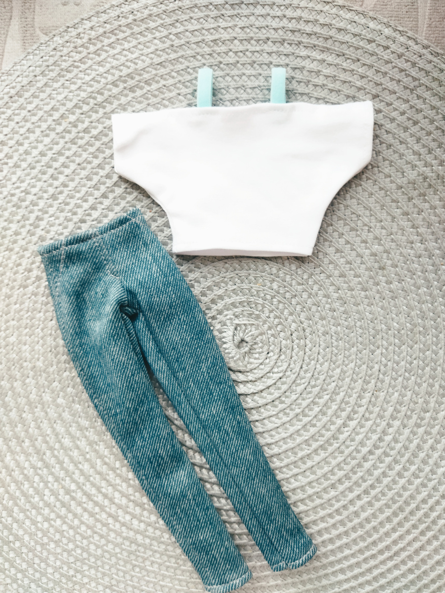 Джинсы и топ для Барби