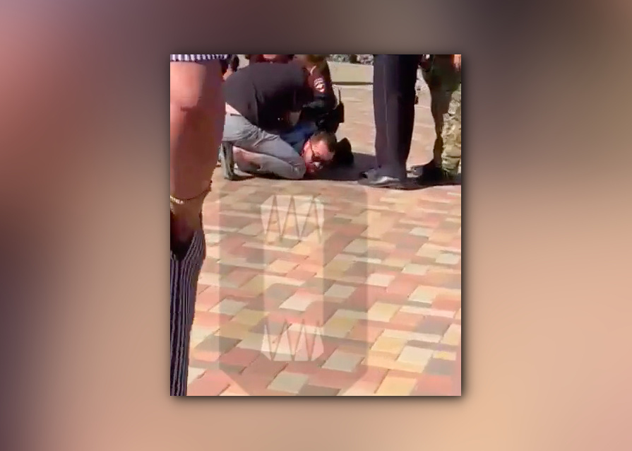    Задержание Егора Гузенко / кадр из видео, t.me/ostorozhno_novosti