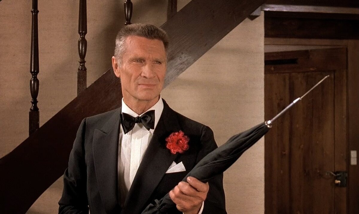 Кадр из фильма "Укол зонтиком" (1980)