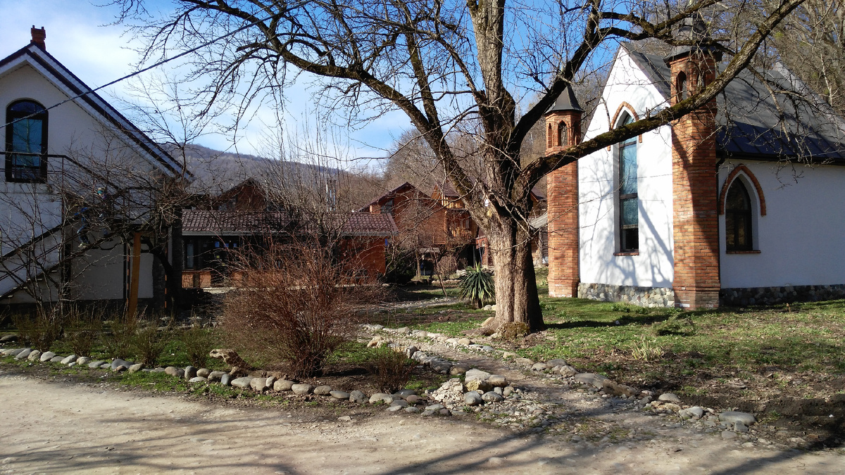 Вид на коттеджи