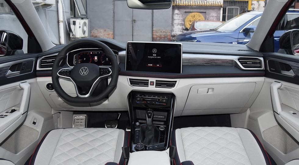 Tayron X 2024. салон. Изображение из свободного источника интернета