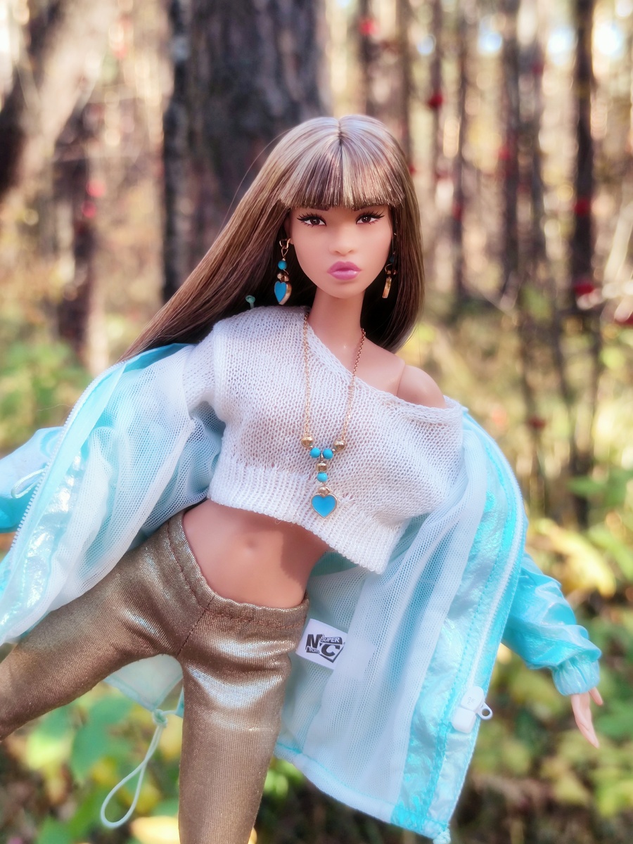 Barbie Looks #23 Симона – Ева (на стройном теле)