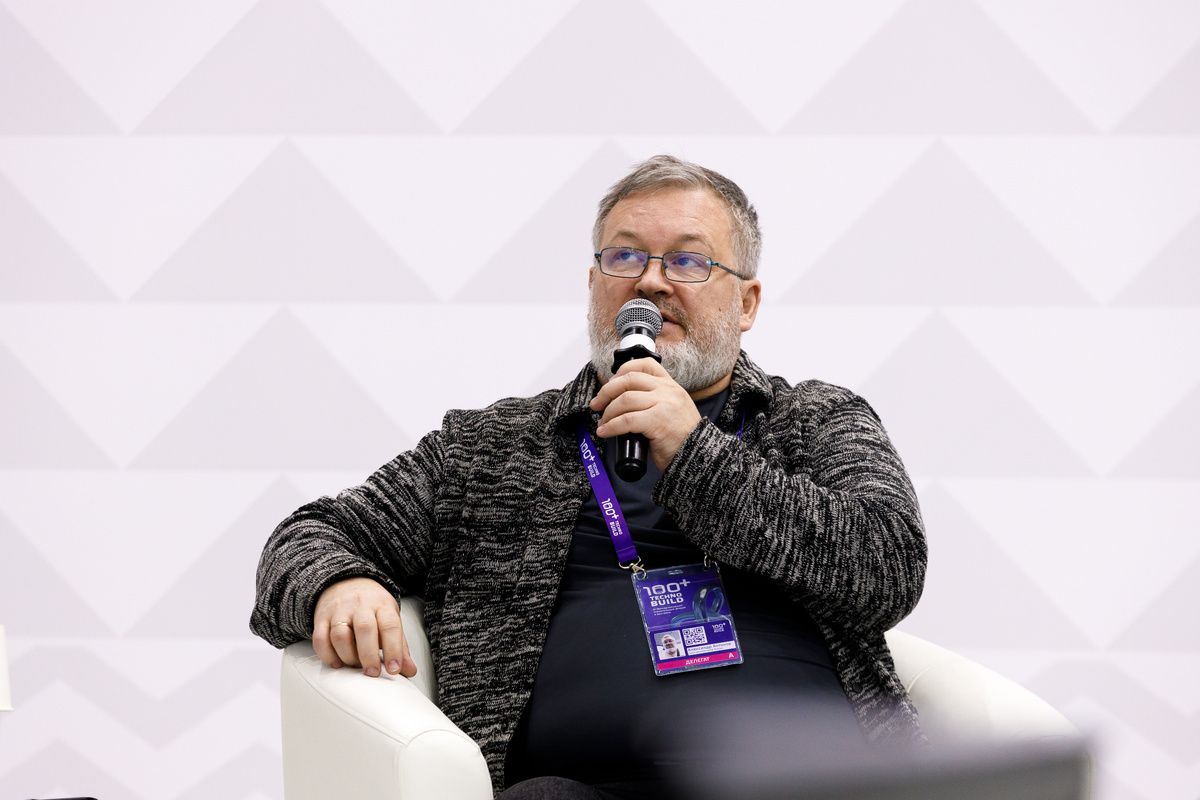 Это не Козлов, это я модерирую сессию "Управление городской застройкой - взаимодействие муниципальной власти, девелоперов и землевладельцев - опыт России и Индии"