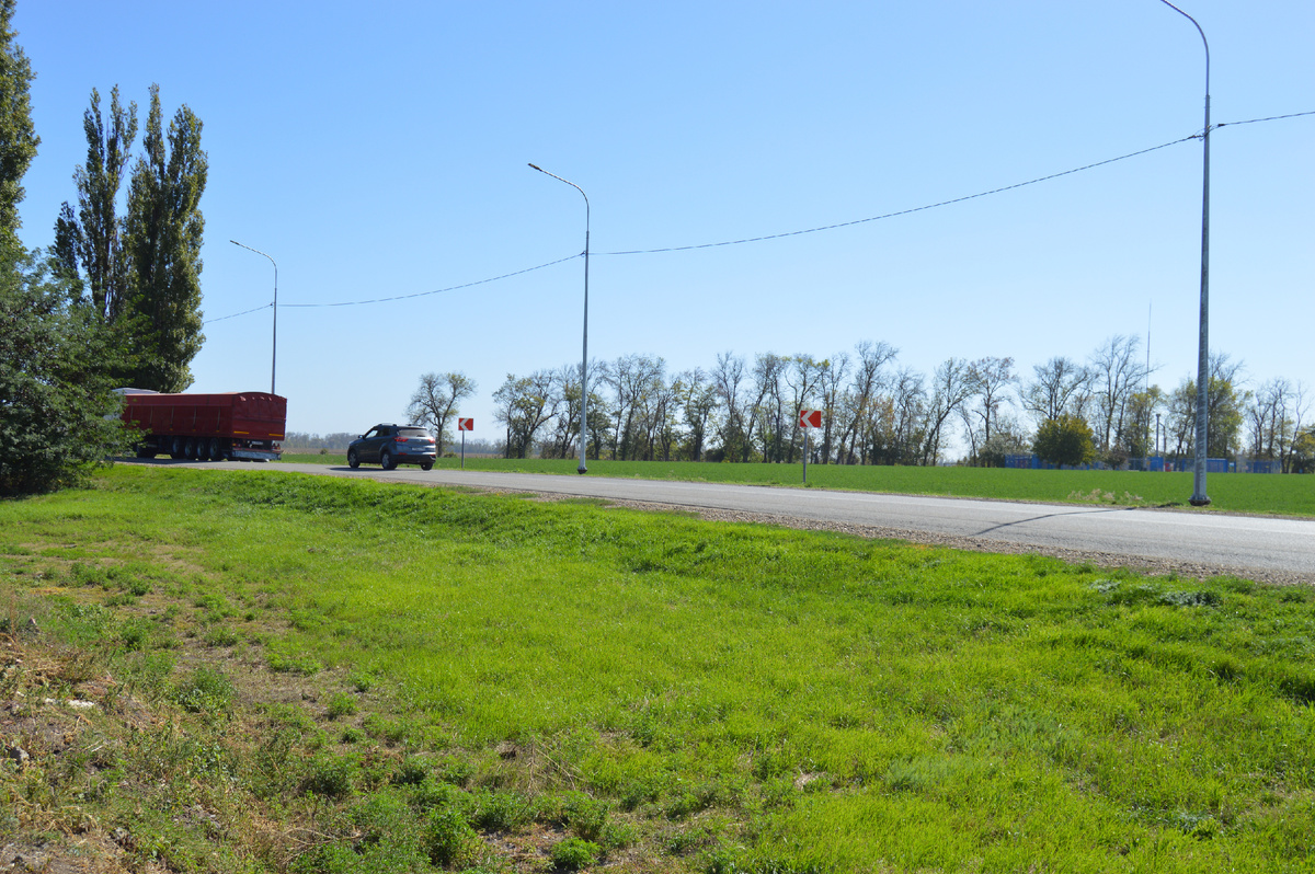 Фото автора. Октябрь 2024. Станица. Дальше только поля и лесополосы. Граница станицы пройдена.