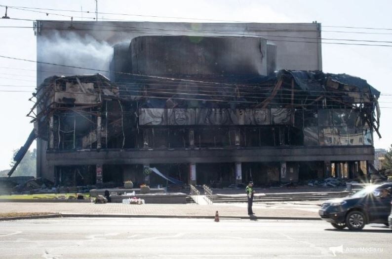 Причина пожара театра музкомедии в хабаровске