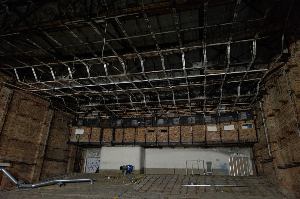    Таким зал Центра делового сотрудничества дожил до популярности стиля «лофт». Дмитрий АНДРЕЕВ