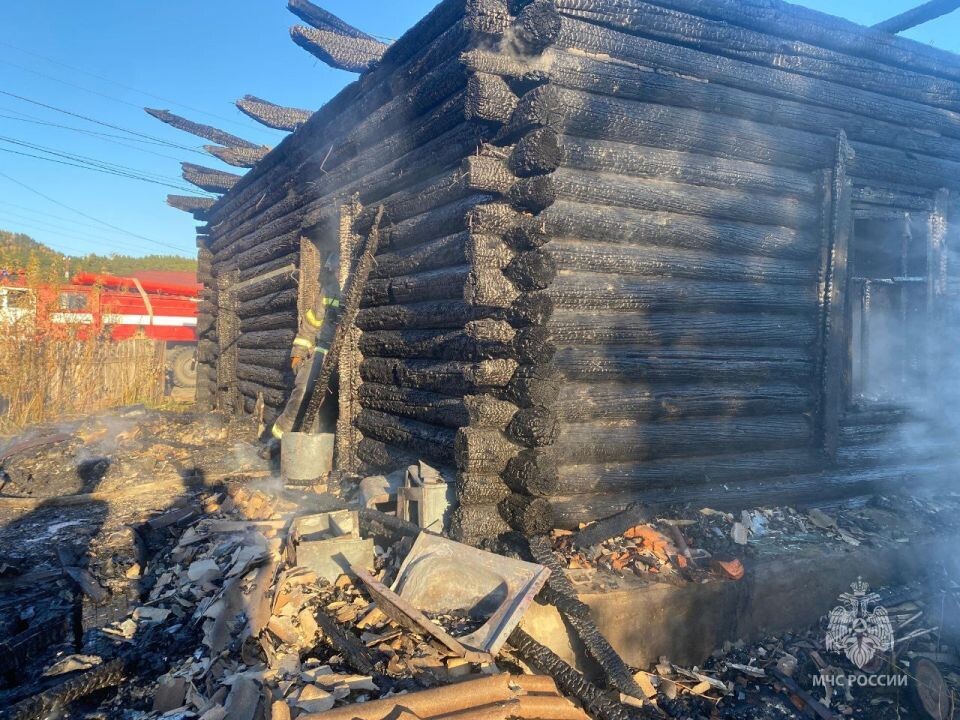    Пожар в Манжероке. Источник: МЧС Республики Алтай