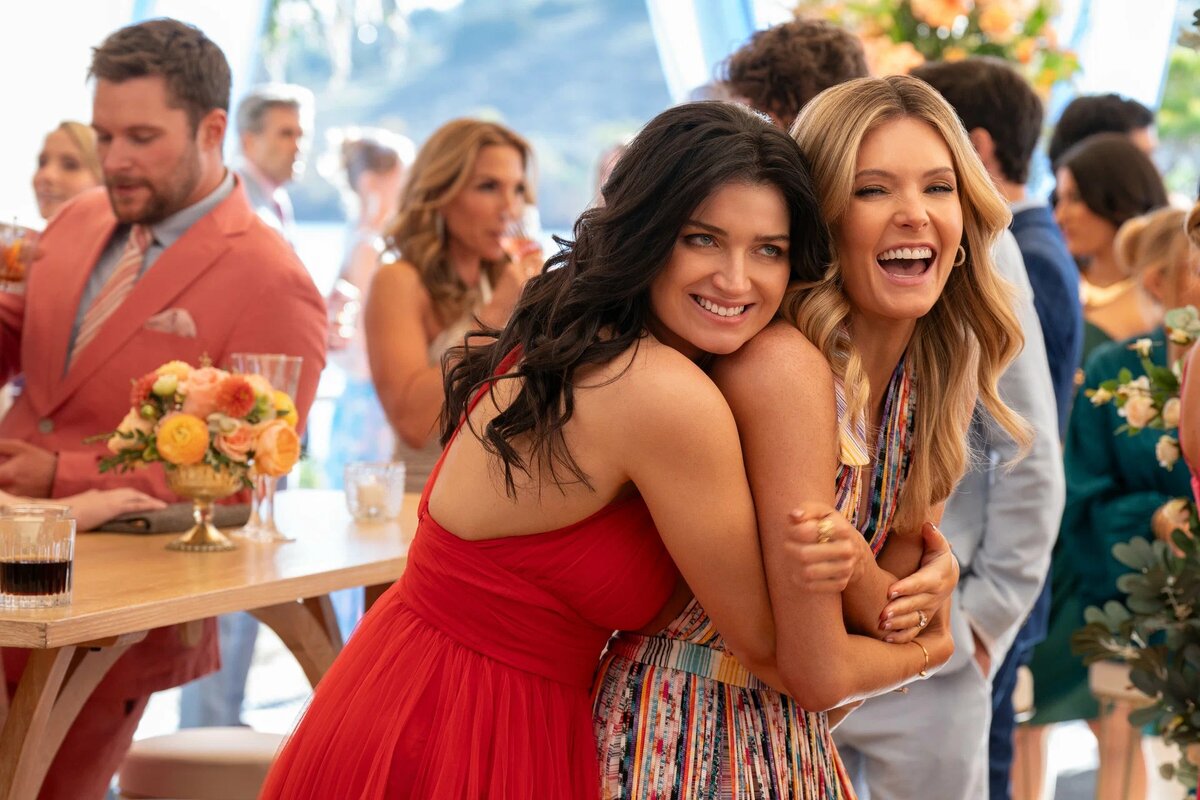 Ту, что справа - убивают... .