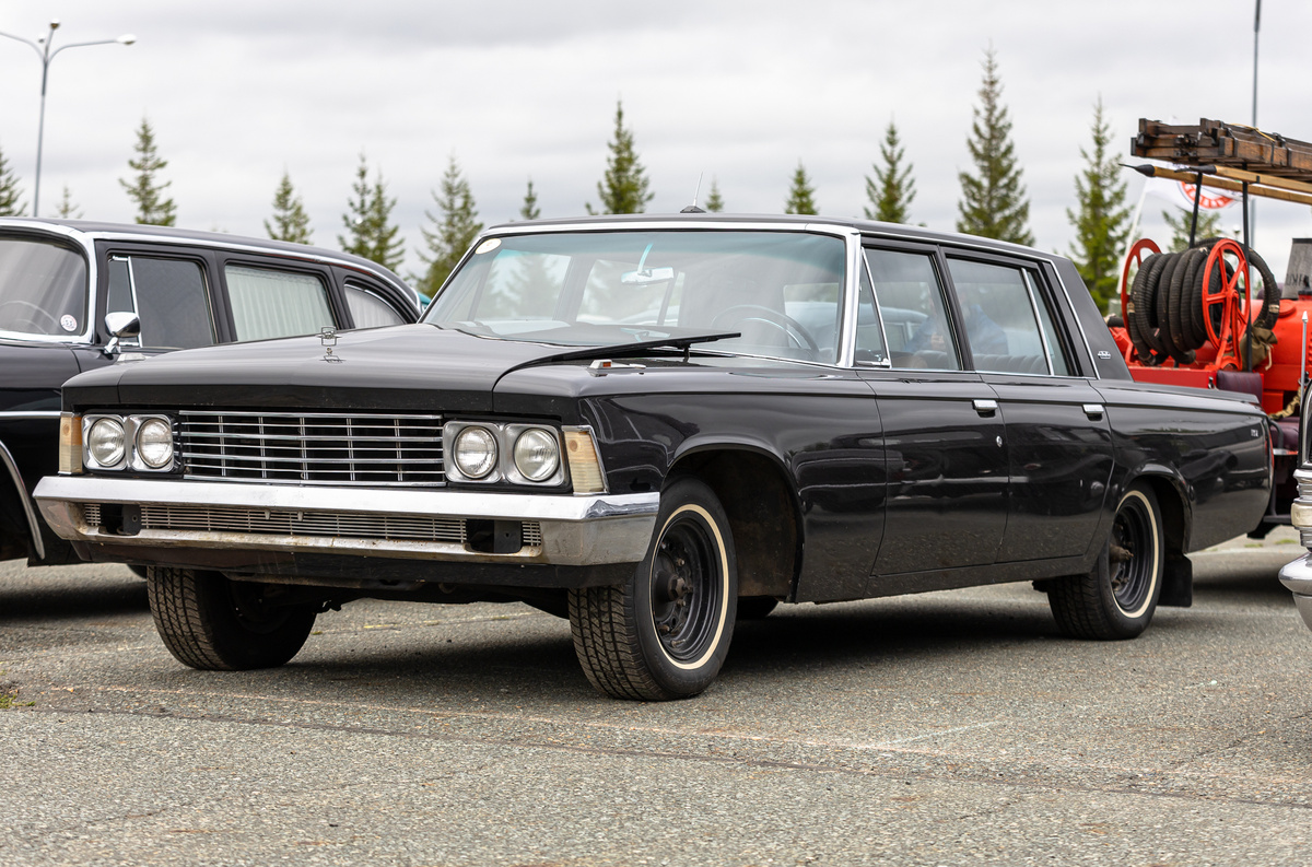    Часть впечатляющей коллекции привезла «Татнефть»: украшением XVII ретрофестиваля стали парадные советские автомобили и ранний ЗиЛ-117. Лимузин пока не на ходу, а некоторые детали утрачены. Зато экземпляр с историей: это первый «сто семнадцатый» из небольшой серии (66 экземпляров), то есть с большой вероятностью именно этот автомобиль использовался Леонидом Брежневым для поездок за рулём!   
Сергей Ильин