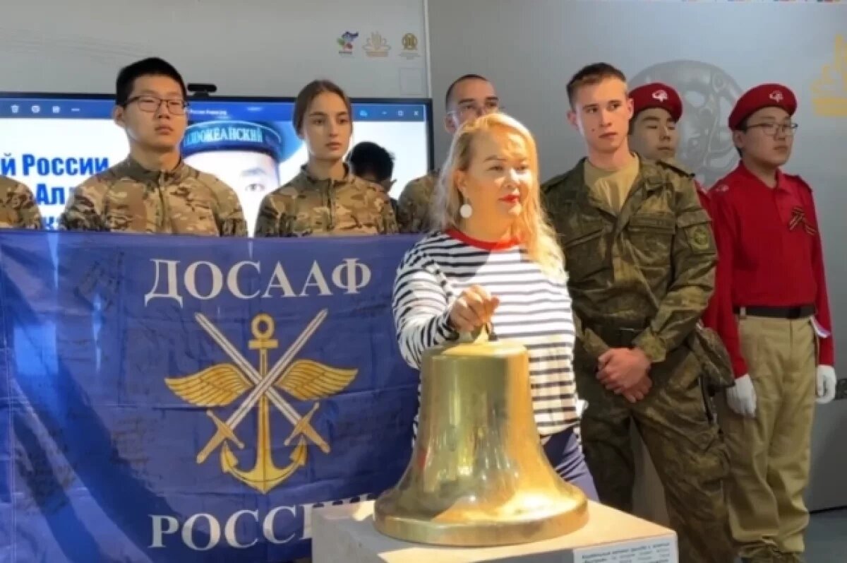    Колокол с корабля, на котором служил Алдар Цыденжапов, передали музею