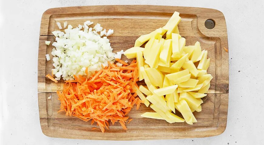   Гречневый суп с курицей и картошкой (gastronom.ru)