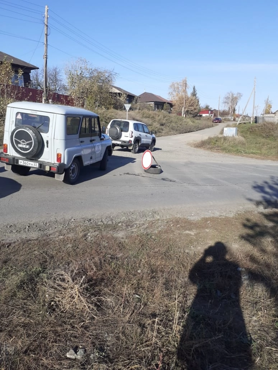    Обстановка возле дамбы в Шелаболихе. Источник: Vk.com/shelabolikha_official