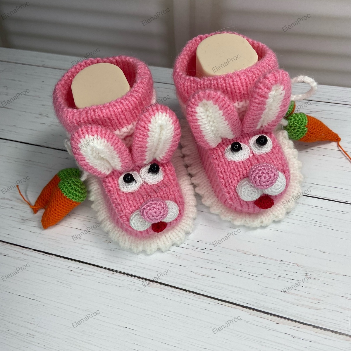 Пинетки связаны из " Детской новинки"