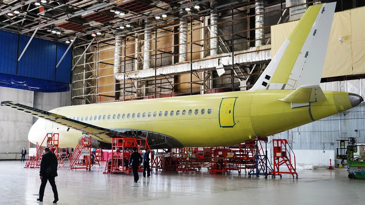 Фюзеляж SSJ-100. Источник фото 1prime.ru
