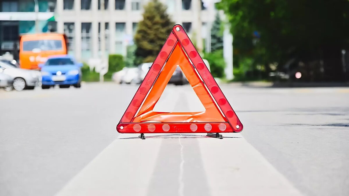 Самостоятельный «побег» автомобиля с места ДТП в Стерлитамаке попал на видео. Источник: 1MI