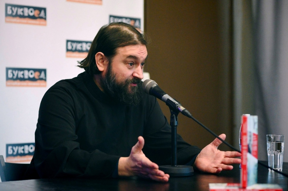 Андрей Ткачёв — протоиерей, настоятель Храма Троицы Живоначальной в Хохлах, писатель, телеведущий, блогер, миссионер.