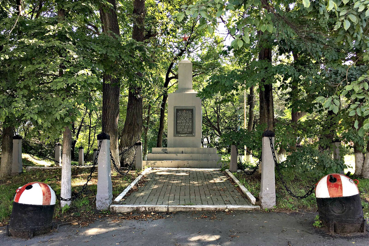 Памятник минёрам.. 