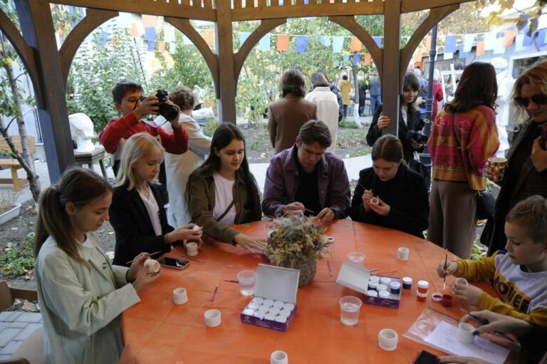    В оренбургском музее скульптуры имени Петиных открылся свой дворик Андрей Севостьянов