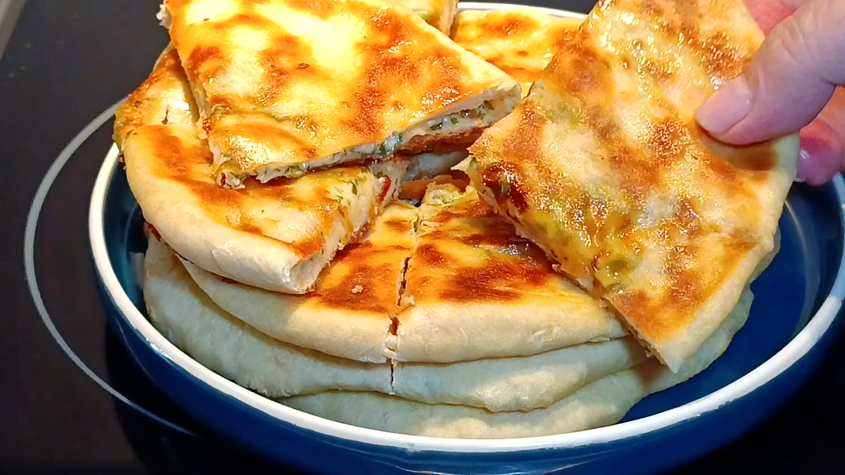 Ленивый Хачапури на кефире с сыром и зеленью